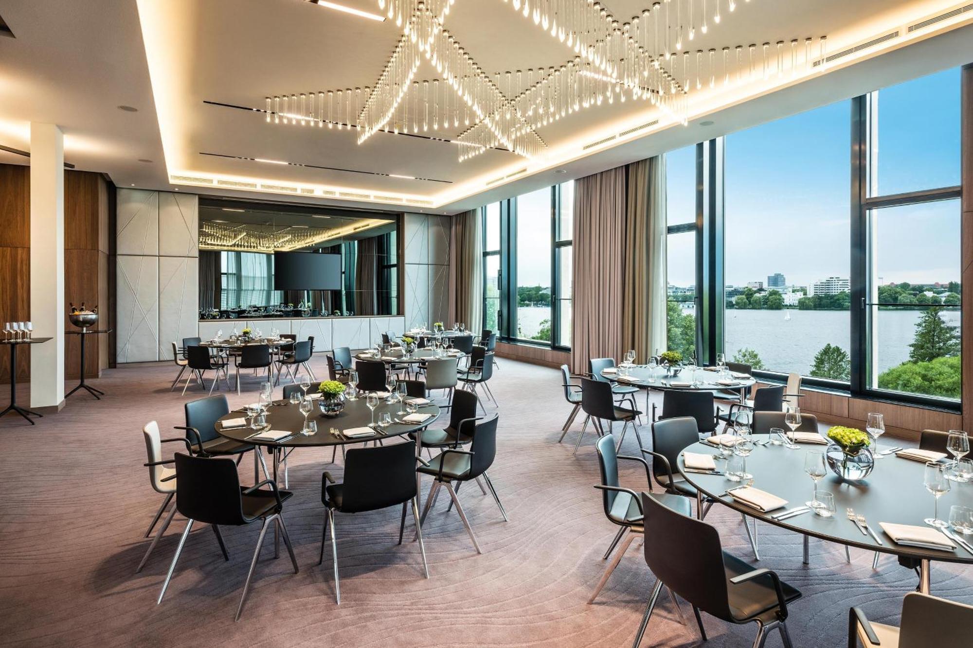 Le Meridien Гамбург Екстер'єр фото The Club at The Landmark